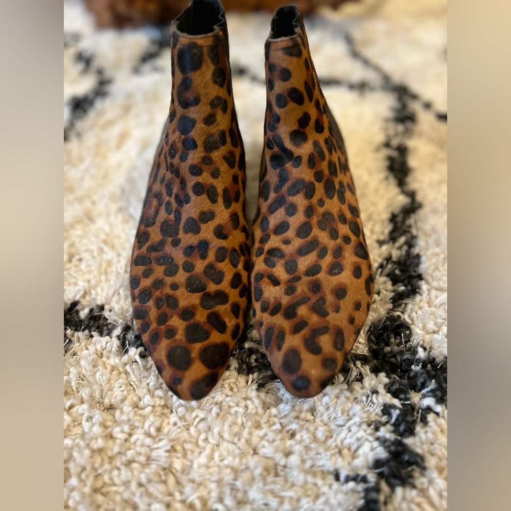 Joie Barleena Leopard Print Chelsea Calf Hair Leather Ankle Boots Booties - Picture 4 of 10